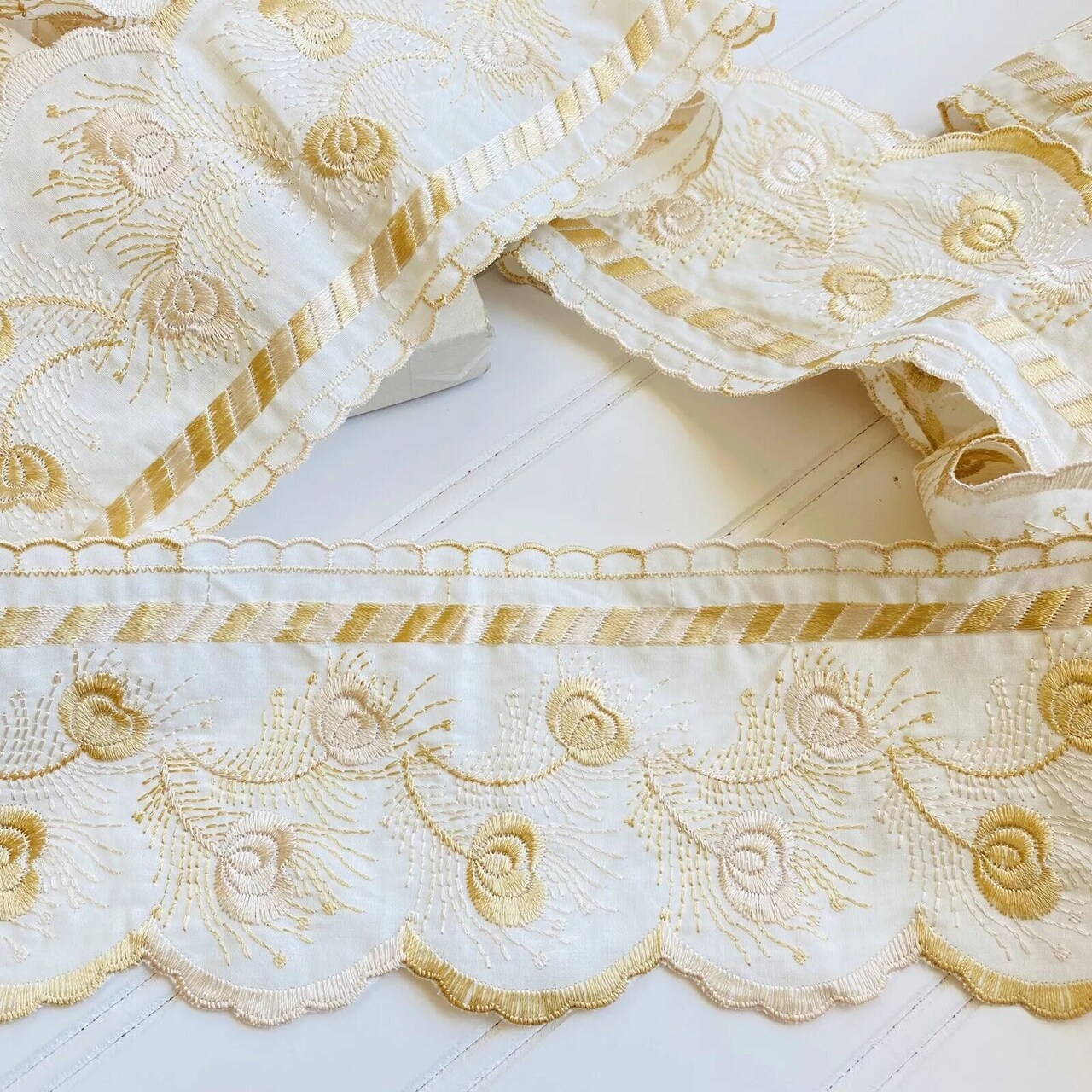 Kitcheniva 4" Wide Beige & Off White Floral Embroidered Cotton